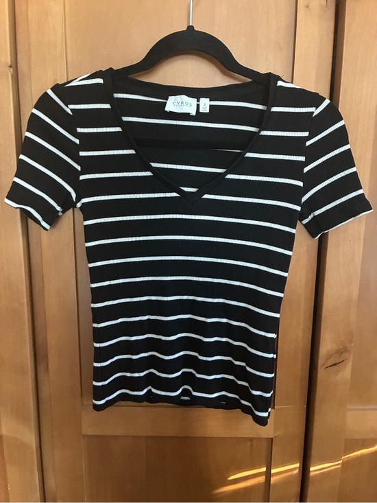 Cyrus Tops - Cyrus Black & White Striped V-Neck Short Sleeve Top #84
